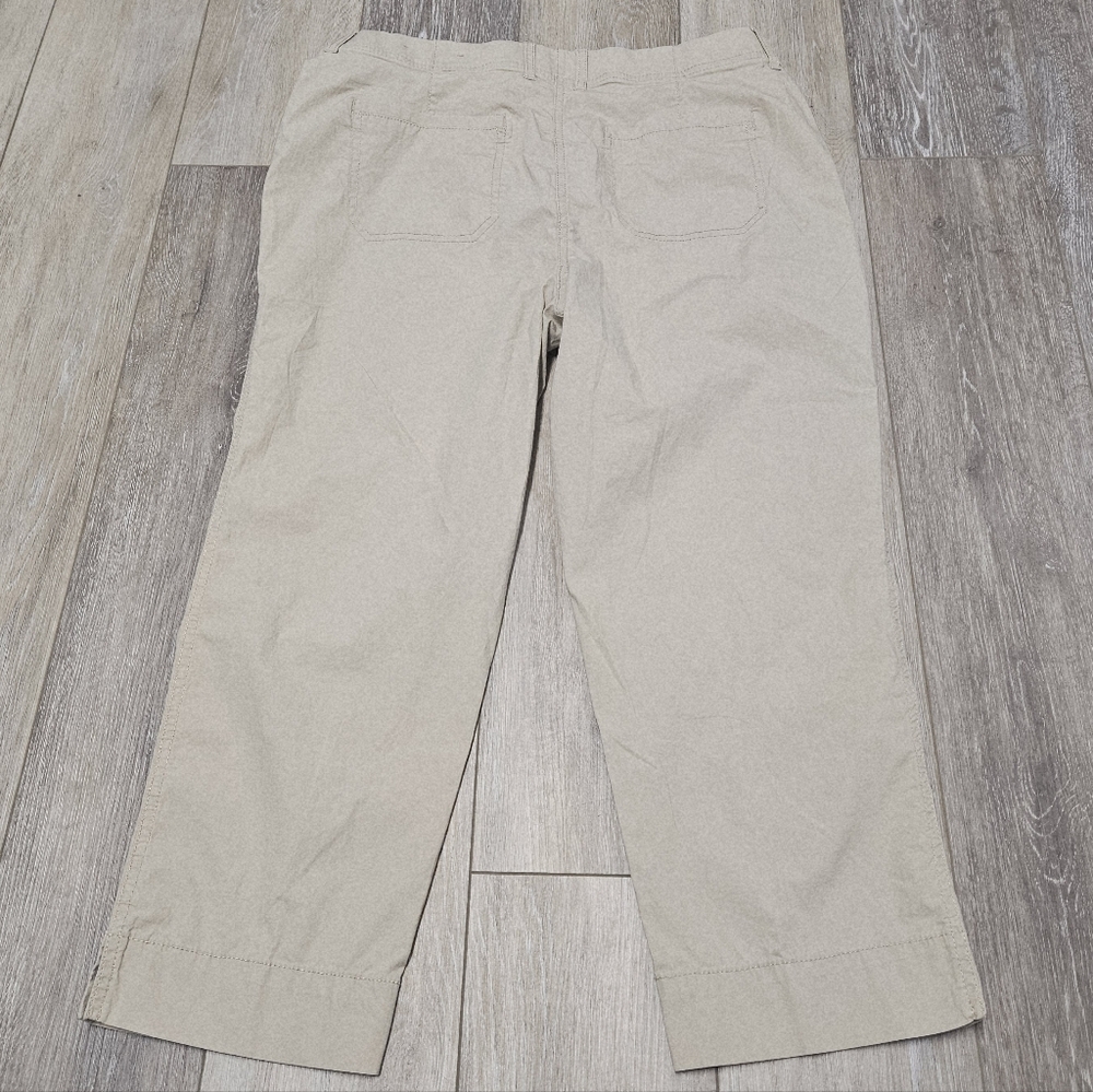 Chico's Cropped Relax Fit Straight Leg Tan Beige Pants Women's 8 Medium - Picture 4 of 9